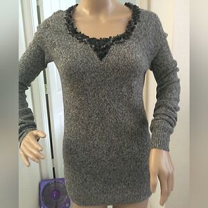 J. CREW Gray V-Neck Sweater W/ Black Round Loose Trim Sewn On Wool Blend Sz.Sm/M